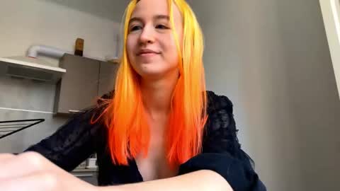 Snapshot of valtopi chatting on 02/01/26, 10:47 Emily online show from 02/01/26, 10:47