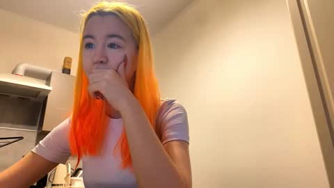 Snapshot of valtopi chatting on 02/02/26, 06:01 Emily online show from 02/02/26, 06:01