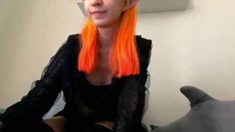 Snapshot of valtopi chatting on 02/11/26, 07:13 Emily online show from 02/11/26, 07:13