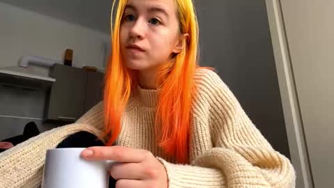 Snapshot of valtopi chatting on 02/22/26, 06:13 Emily online show from 02/22/26, 06:13