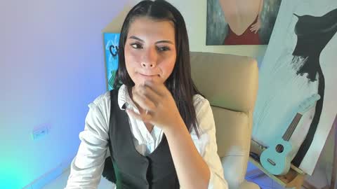 Snapshot of valu_57 chatting on 02/09/25, 01:11 Valu online show from 02/09/25, 01:11