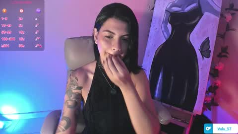 Snapshot of valu_57 chatting on 11/16/25, 09:20 Valu online show from 11/16/25, 09:20