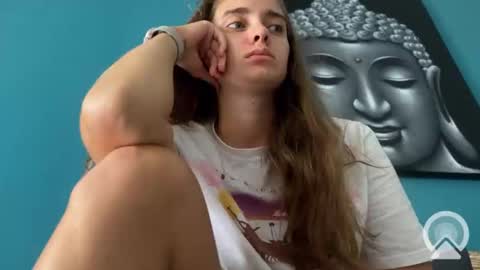 Snapshot of valure_lera chatting on 03/08/25, 04:01 valure_lera online show from 03/08/25, 04:01