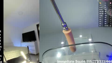 Hi Im Val a freelance model. online show from 11/27/25, 11:40