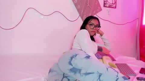 Snapshot of valy_hot chatting on 09/17/25, 02:41 valeria online show from 09/17/25, 02:41