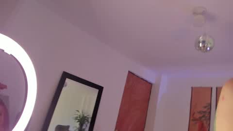 Snapshot of valyturner chatting on 01/09/25, 09:47 online show from 01/09/25, 09:47