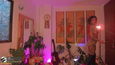 Snapshot of valyturner chatting on 10/11/25, 09:35 online show from 10/11/25, 09:35