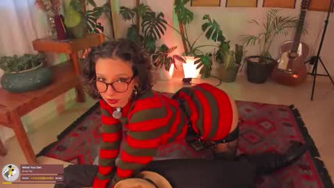 Snapshot of valyturner chatting on 10/30/25, 09:59 online show from 10/30/25, 09:59