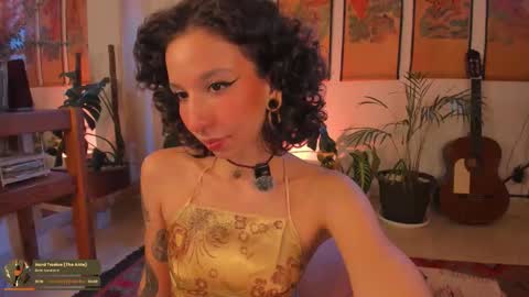 Snapshot of valyturner chatting on 11/18/25, 08:13 online show from 11/18/25, 08:13