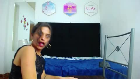 Snapshot of vamarap chatting on 10/24/25, 02:52 amara online show from 10/24/25, 02:52