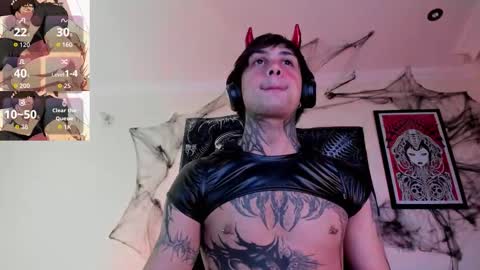 david guzman i model independenthelp me with a thumbs up online show from 10/22/25, 02:56