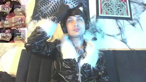 david guzman i model independenthelp me with a thumbs up online show from 10/28/25, 02:37