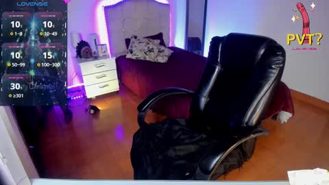 Snapshot of vampirella_crazy chatting on 12/07/24, 10:28 Valeria online show from 12/07/24, 10:28