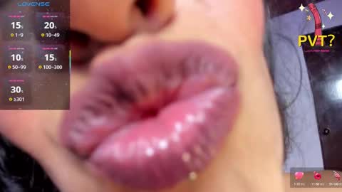Snapshot of vampirella_crazy chatting on 02/14/25, 03:00 Valeria online show from 02/14/25, 03:00