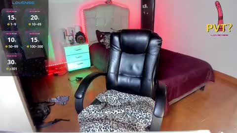 Snapshot of vampirella_crazy chatting on 02/16/25, 01:47 Valeria online show from 02/16/25, 01:47