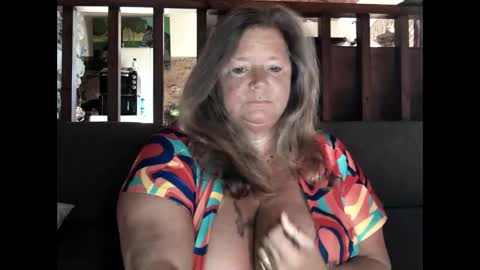 Snapshot of vampwoman chatting on 02/26/25, 08:59 vampwoman online show from 02/26/25, 08:59