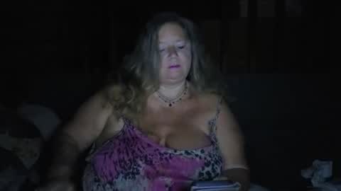 Snapshot of vampwoman chatting on 09/18/25, 05:31 vampwoman online show from 09/18/25, 05:31