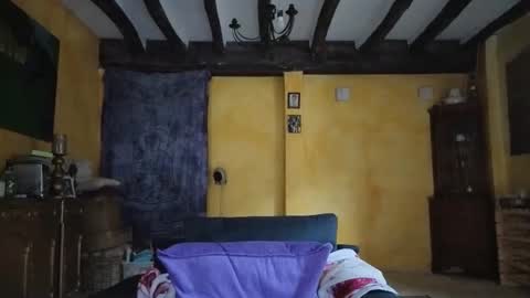 Snapshot of vampwoman chatting on 11/06/25, 07:20 vampwoman online show from 11/06/25, 07:20