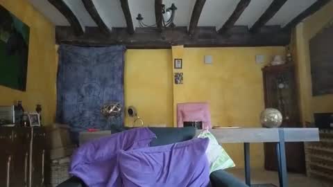 Snapshot of vampwoman chatting on 11/20/25, 08:25 vampwoman online show from 11/20/25, 08:25