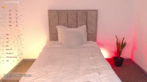 Cinnamon  online show from 01/26/25, 01:25