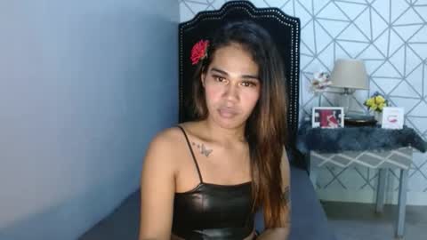 vampy_ebony_laxine online show from 12/17/25, 10:10