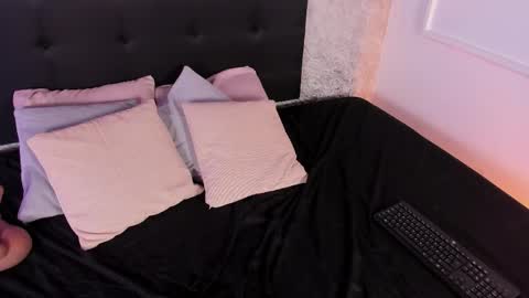 Van  online show from 02/19/26, 09:33