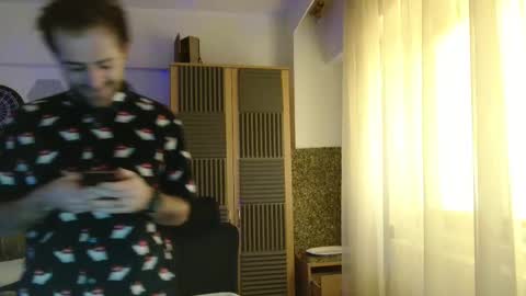 Snapshot of vanceaminator chatting on 11/05/25, 09:20 Emy online show from 11/05/25, 09:20