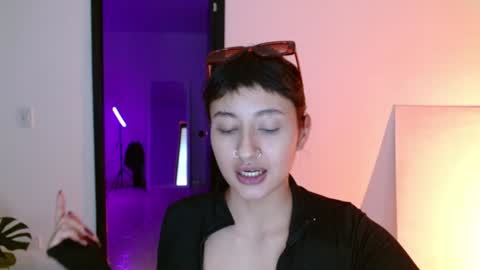 Snapshot of vandalovee chatting on 01/09/25, 02:43 Babi Alu online show from 01/09/25, 02:43