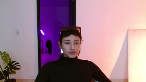 Snapshot of vandalovee chatting on 01/09/25, 05:44 Babi Alu online show from 01/09/25, 05:44