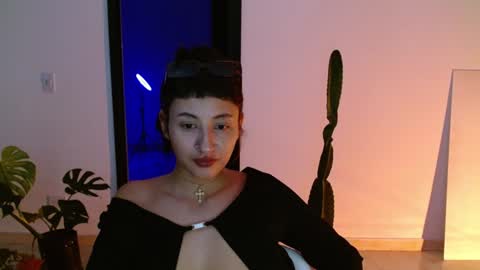 Snapshot of vandalovee chatting on 01/10/25, 10:17 Babi Alu online show from 01/10/25, 10:17