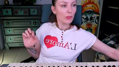 Vanda online show from 02/09/25, 02:29