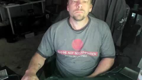 Snapshot of vandonh chatting on 06/02/26, 01:46 vandonh online show from 06/02/26, 01:46