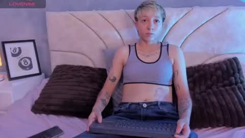 Snapshot of vane_grey chatting on 05/26/26, 08:49 vane_grey online show from 05/26/26, 08:49