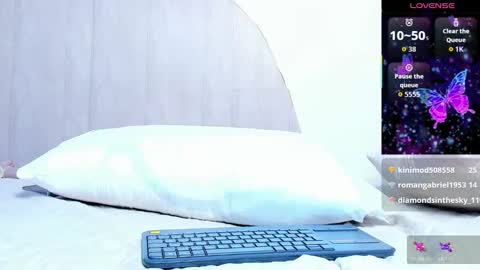 V A N E  online show from 09/28/25, 11:37