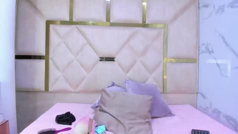 Snapshot of vanelin18 chatting on 05/11/26, 12:33 Vane online show from 05/11/26, 12:33