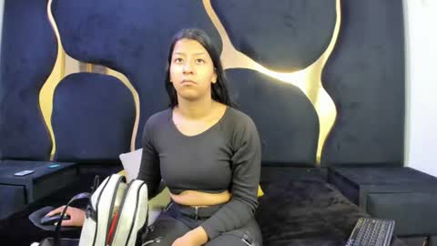 Snapshot of vanelin18 chatting on 07/26/26, 01:18 Vane online show from 07/26/26, 01:18