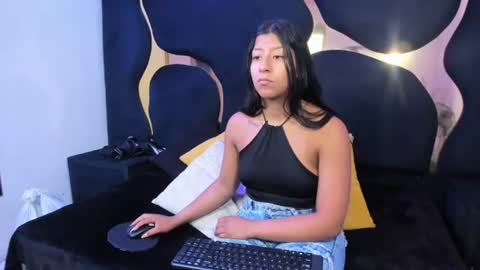 Snapshot of vanelin18 chatting on 07/31/26, 02:27 Vane online show from 07/31/26, 02:27