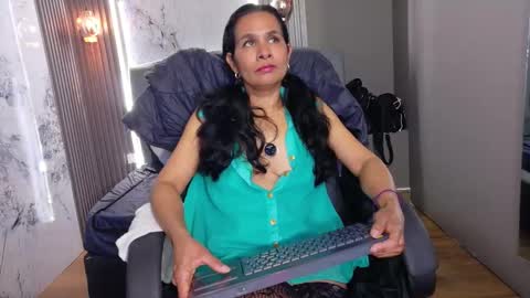 Vanessa online show from 01/17/26, 10:24