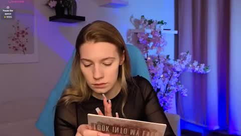 Snapshot of vanessa__lui chatting on 02/28/26, 04:19 Vanessa online show from 02/28/26, 04:19