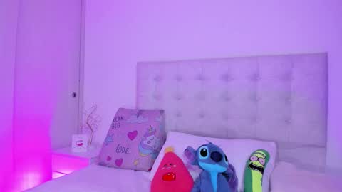 Snapshot of vanessa_cruz_18 chatting on 02/28/26, 09:16 Vane online show from 02/28/26, 09:16