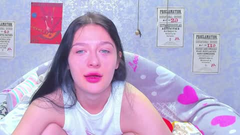 Snapshot of vanessa_florence chatting on 12/11/24, 12:54 RUSSIAN BARBIE BABE online show from 12/11/24, 12:54