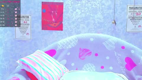 Snapshot of vanessa_florence chatting on 12/12/24, 12:59 RUSSIAN BARBIE BABE online show from 12/12/24, 12:59