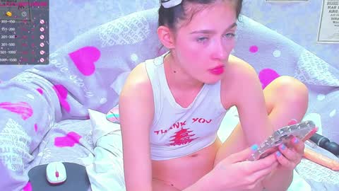 Snapshot of vanessa_florence chatting on 12/12/24, 04:04 RUSSIAN BARBIE BABE online show from 12/12/24, 04:04