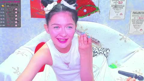 Snapshot of vanessa_florence chatting on 12/16/24, 12:48 RUSSIAN BARBIE BABE online show from 12/16/24, 12:48