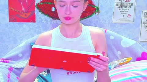 Snapshot of vanessa_florence chatting on 12/27/24, 01:11 RUSSIAN BARBIE BABE online show from 12/27/24, 01:11
