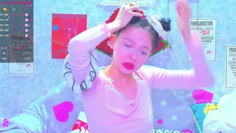 Snapshot of vanessa_florence chatting on 01/17/25, 01:04 RUSSIAN BARBIE BABE online show from 01/17/25, 01:04