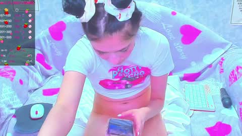 Snapshot of vanessa_florence chatting on 02/01/25, 04:14 RUSSIAN BARBIE BABE online show from 02/01/25, 04:14