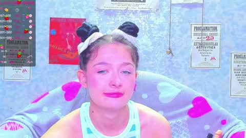 Snapshot of vanessa_florence chatting on 02/07/25, 01:36 RUSSIAN BARBIE BABE online show from 02/07/25, 01:36