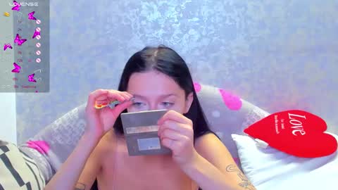 Snapshot of vanessa_florence chatting on 10/17/25, 01:20 RUSSIAN BARBIE BABE online show from 10/17/25, 01:20