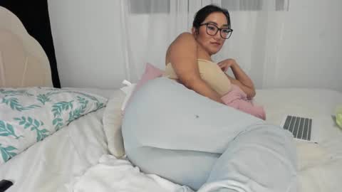 Vanessa online show from 10/01/25, 11:11